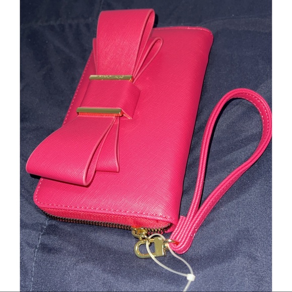 Betsey Johnson Handbags - BETSEY JOHNSON ~Zip-around Wallet Wrislet (NWT)
